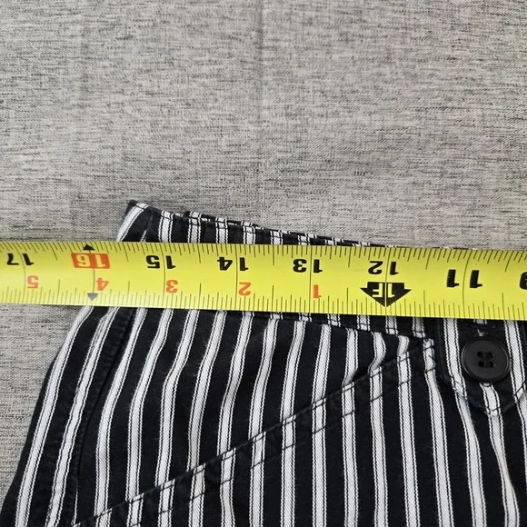Jones New York Sport Women's Long Shorts Twill Bermuda Stripes 11" Inseam Size 8 - Picture 5 of 10